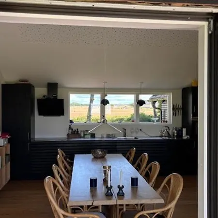 In With Bay Views Feriehus *