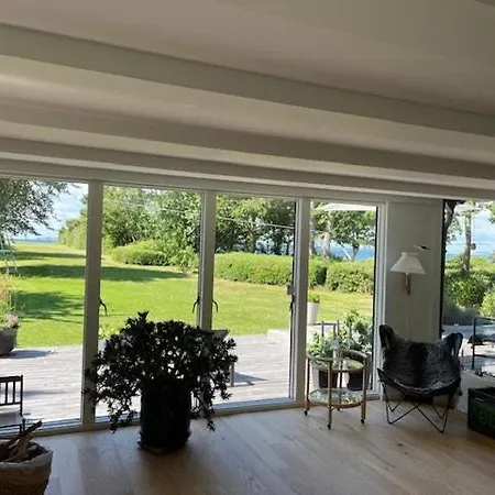 In With Bay Views *